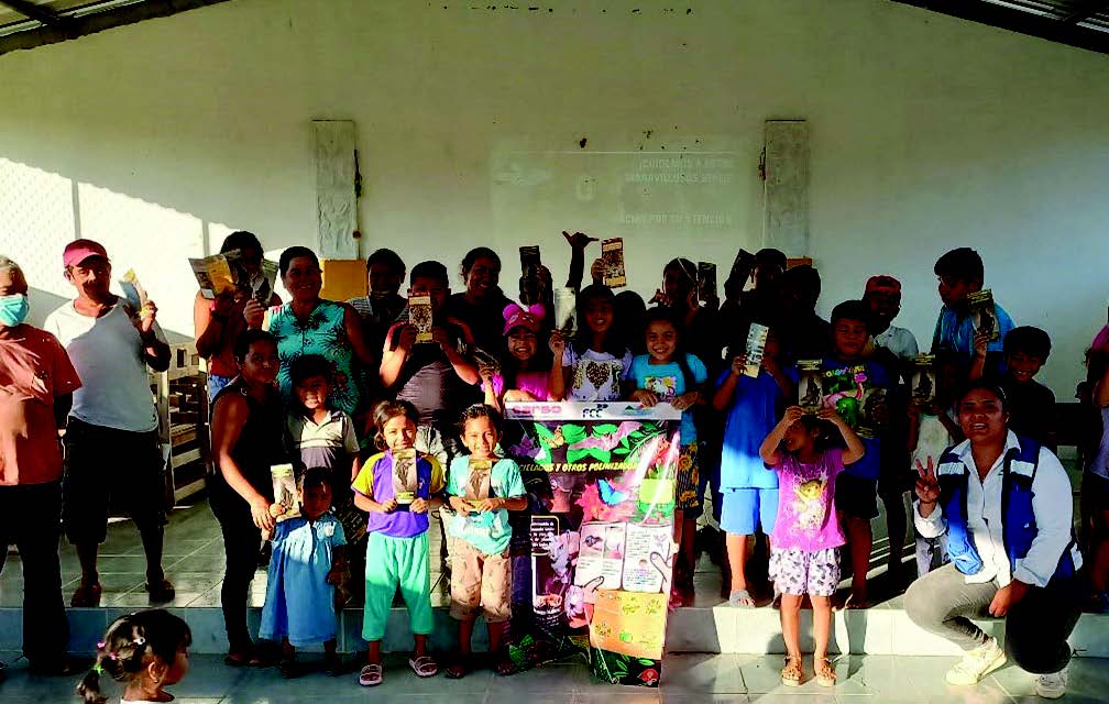 Participantes del Programa Educación Ambiental para fomentar la conciencia ambiental en las comunidades locales