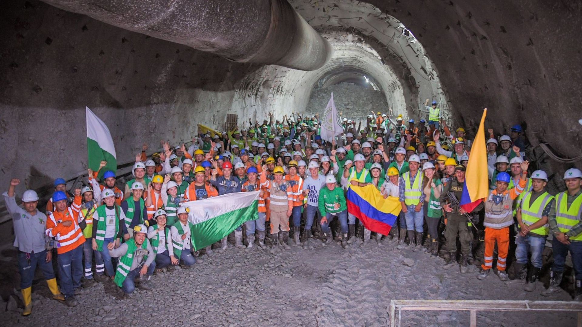 foto equipo de obra cale Tunel del Toyo